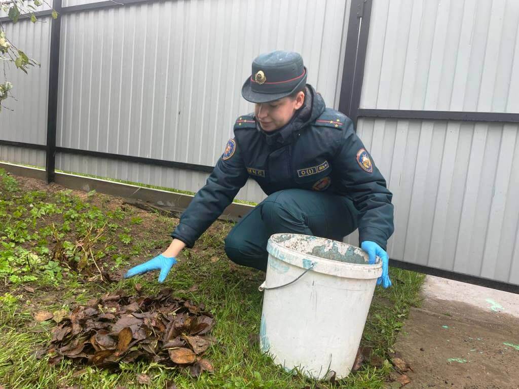 Шефская помощь пожилым людям МЧС в Барановичах